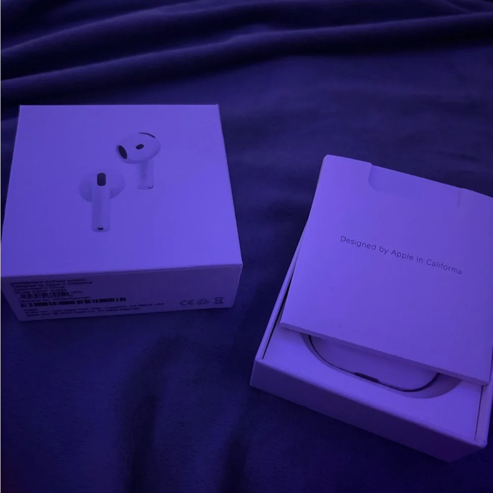 Apple Wireless Earbuds - White